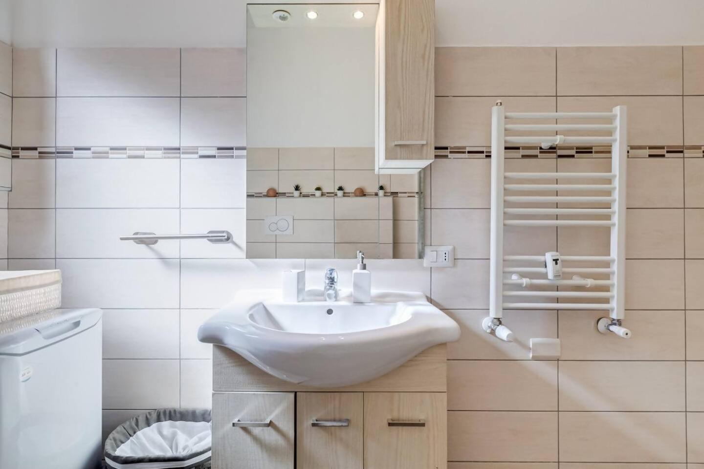 Bright And Spacious 2Bdr Apartment Rom Exteriör bild